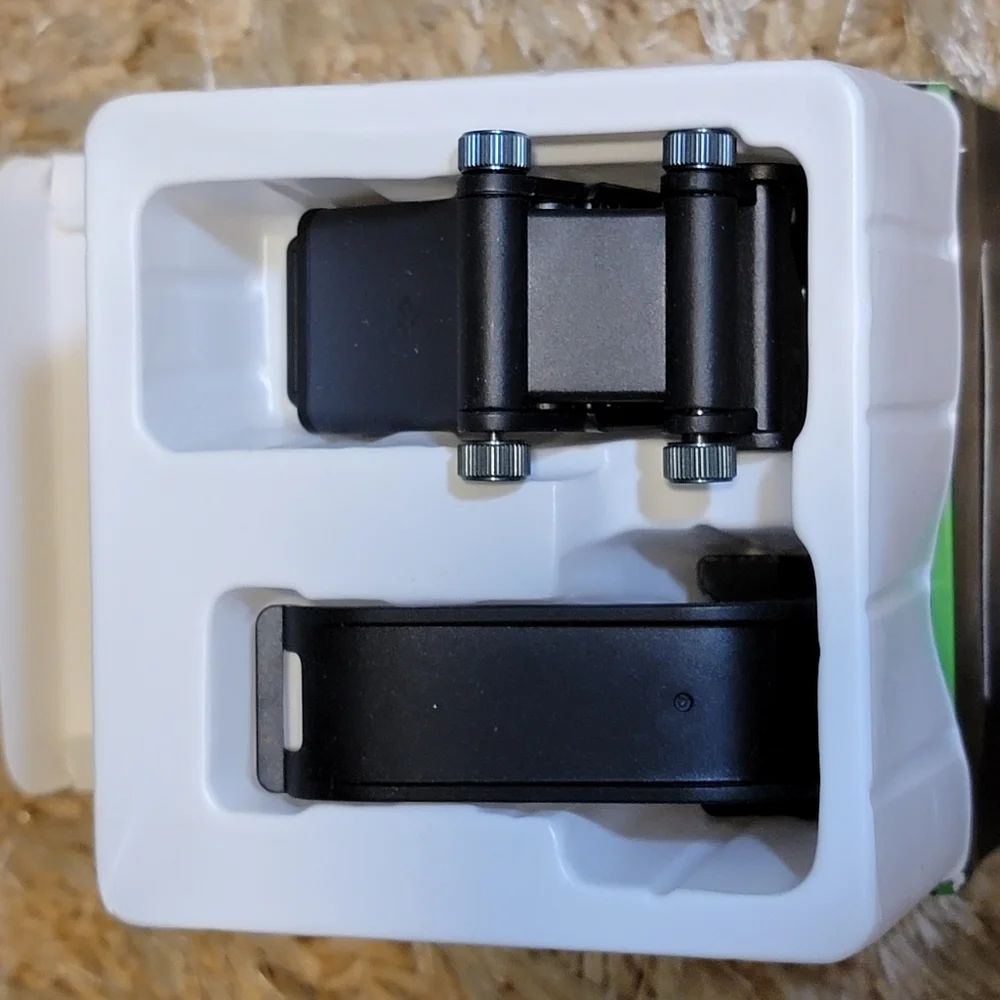 XBitDo Mobile Gaming Clip For Xbox Wireless Controllers